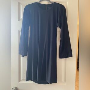 Analili Black Long-Sleeve Shift Dress